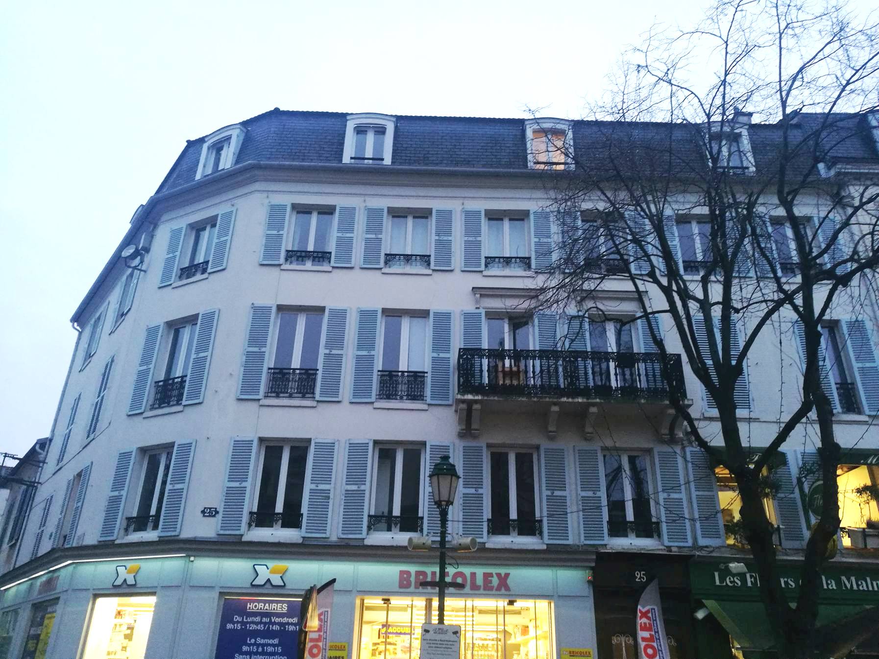 location LOCATION 2 PIECES RUEILMALMAISON CENTRE Deblaye location LOCATION 2 PIECES RUEILMALMAISON CENTRE Deblaye